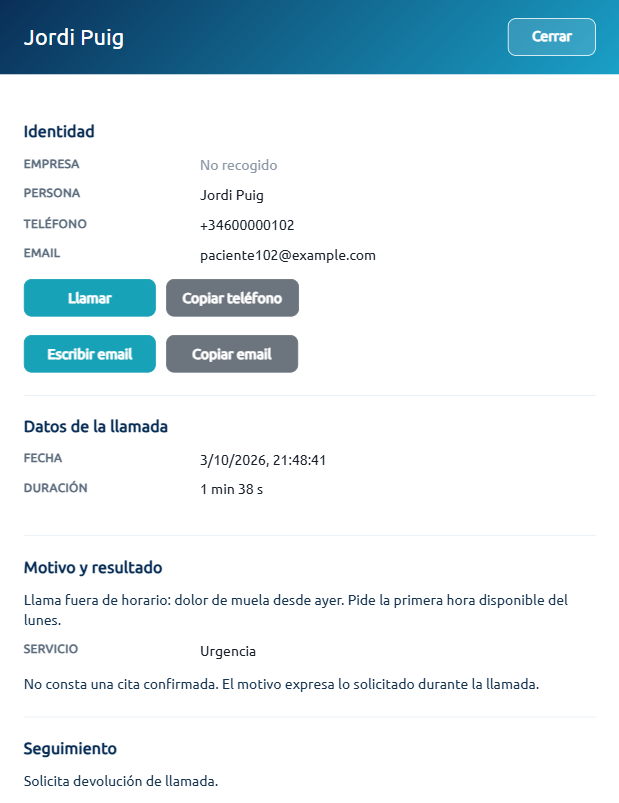 Ficha de una llamada atendida por Voice-Developer en una clínica de demostración: paciente con dolor de muela que llama fuera de horario y pide la primera hora del lunes.
